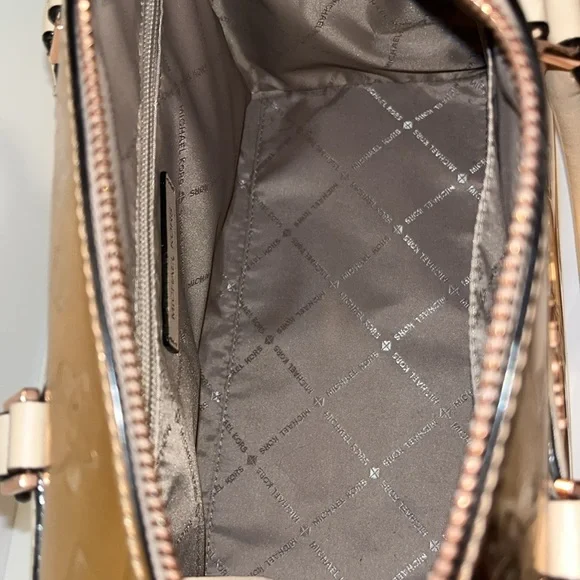 100% Authentic Michael Kors Rose Gold Color Handba - Picture 8 of 14